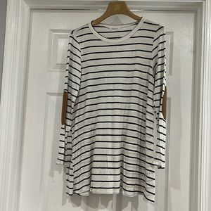 Chic Soul long sleeve tee with elbow patches.